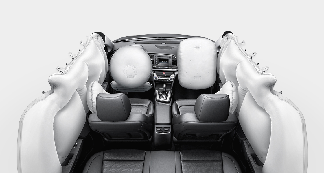 Sistema de 7 bolsas de aire o airbags instalado en el interior del auto Hyundai new Elantra