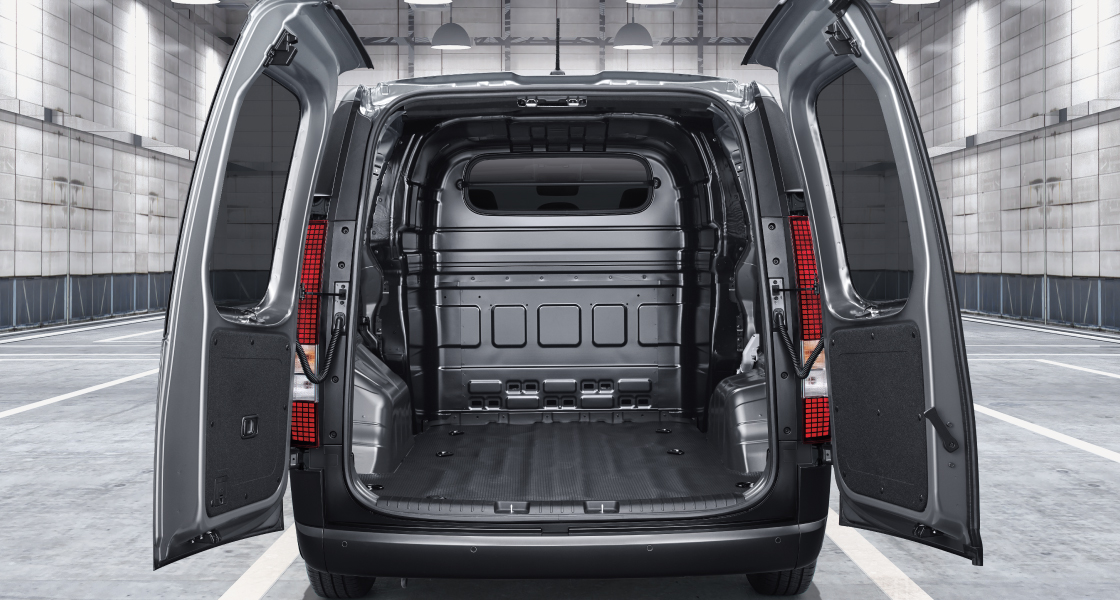 hyundai-staria-van-interior-galeria-1