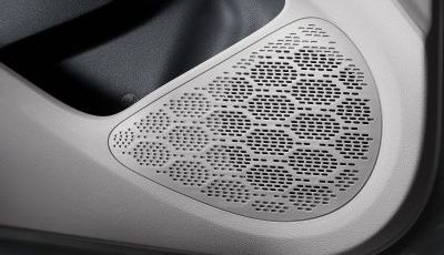 AI3_FL_4DOOR_GEN_LHD_FEATURE_FRONT_REAR_FOUR_SPEAKER_SYSTEM