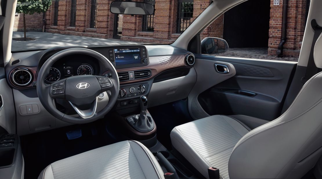 AI3_FL_4DOOR_GEN_LHD_INTERIOR_MAIN