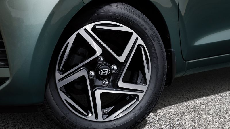 AI3_FL_5DOOR_GEN_LHD_EXTERIOR_15ALLOY_WHEEL-1