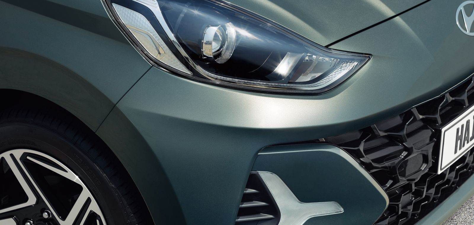 AI3_FL_5DOOR_GEN_LHD_EXTERIOR_PROJECTOR_HEADLAMPS_DRL-1