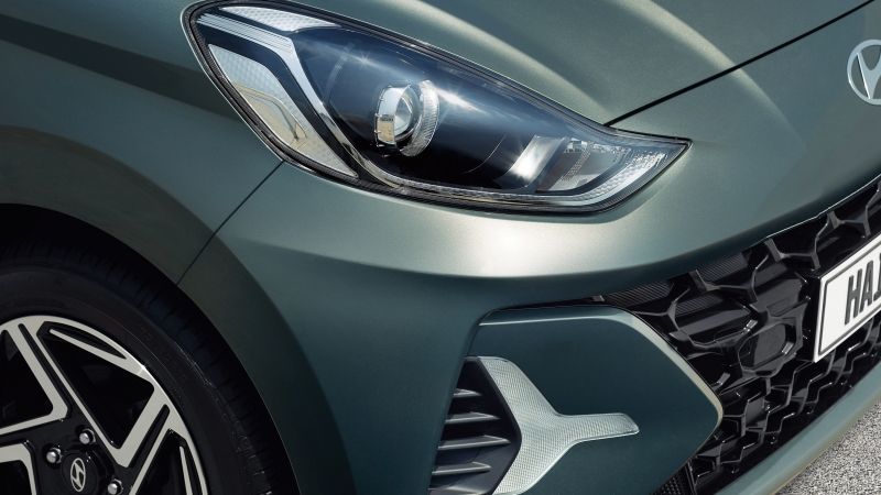 AI3_FL_5DOOR_GEN_LHD_EXTERIOR_PROJECTOR_HEADLAMPS_DRL-3