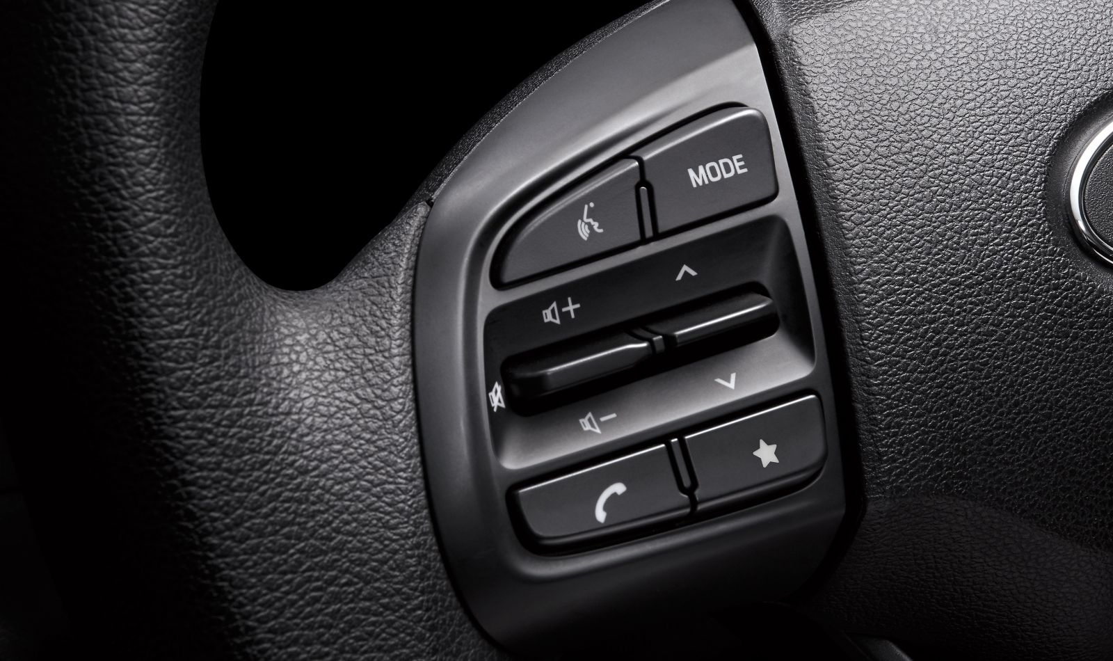 AI3_FL_5DOOR_GEN_LHD_FEATURE_BLUETOOTH_HANDSFREE-1