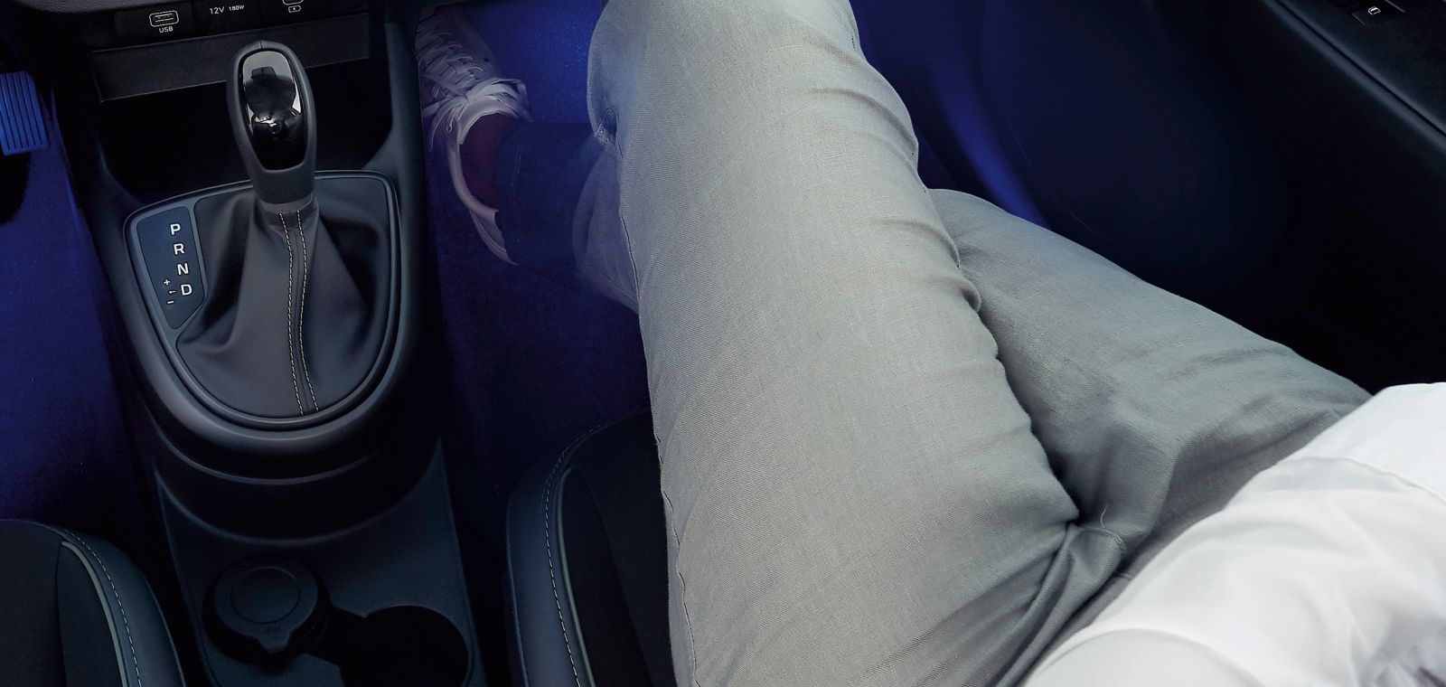 AI3_FL_5DOOR_GEN_LHD_FEATURE_FOOTWELL-LIGHTING-1