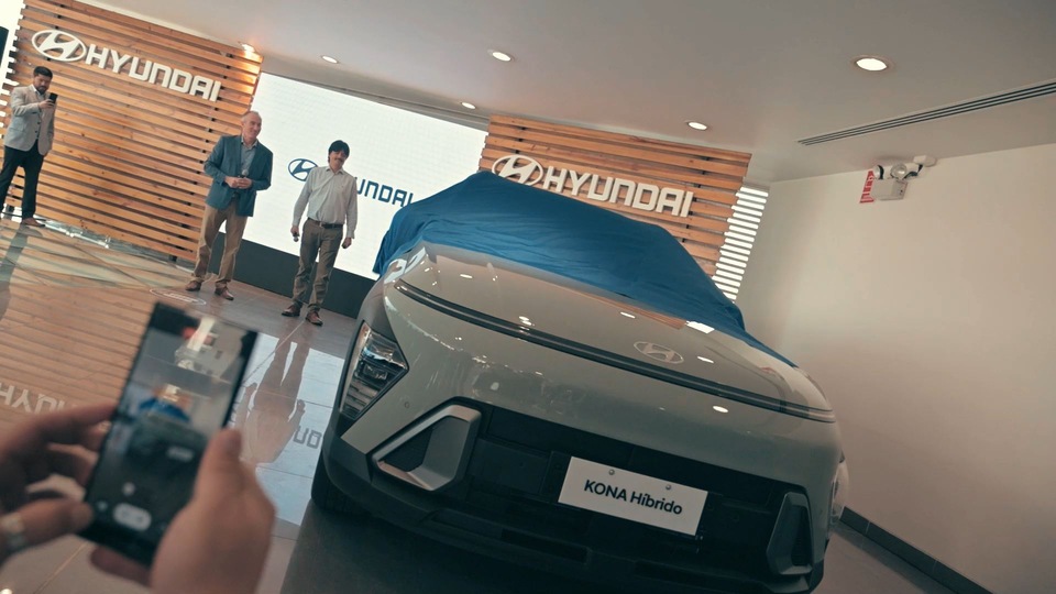 miniatura lanzamiento kona hybrid - El futuro de la conducción: Hyundai presenta el nuevo KONA híbrido de vanguardia