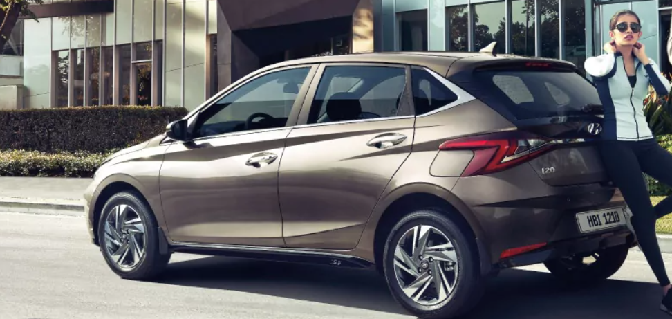 dimensiones de un auto hatchback