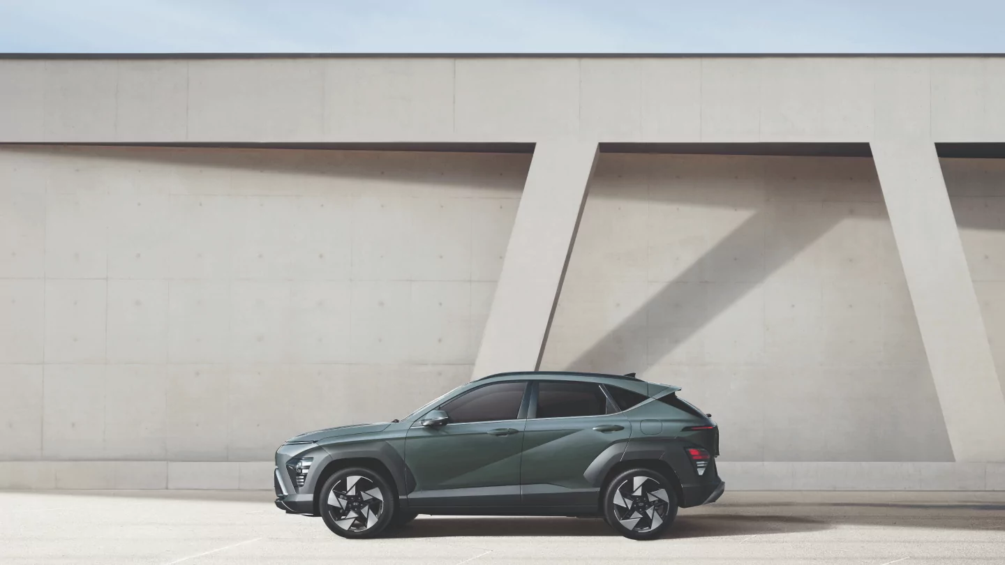 New Kona estacionada