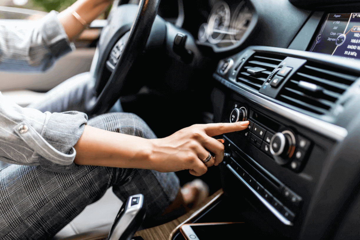 cómo ahorrar combustible con aire acondicionado automotriz