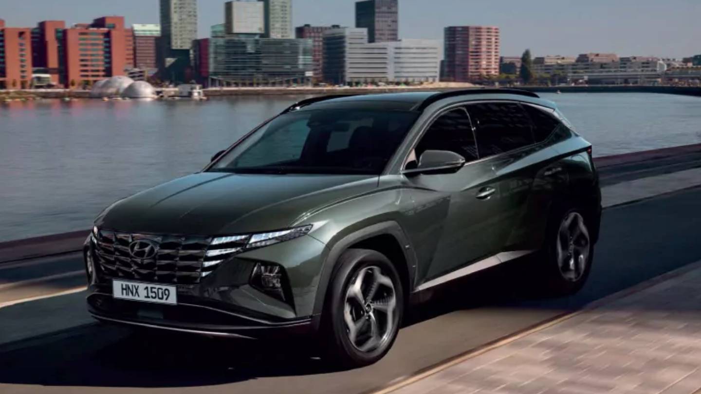 SUV New Tucson con tracción 4WD estacionada