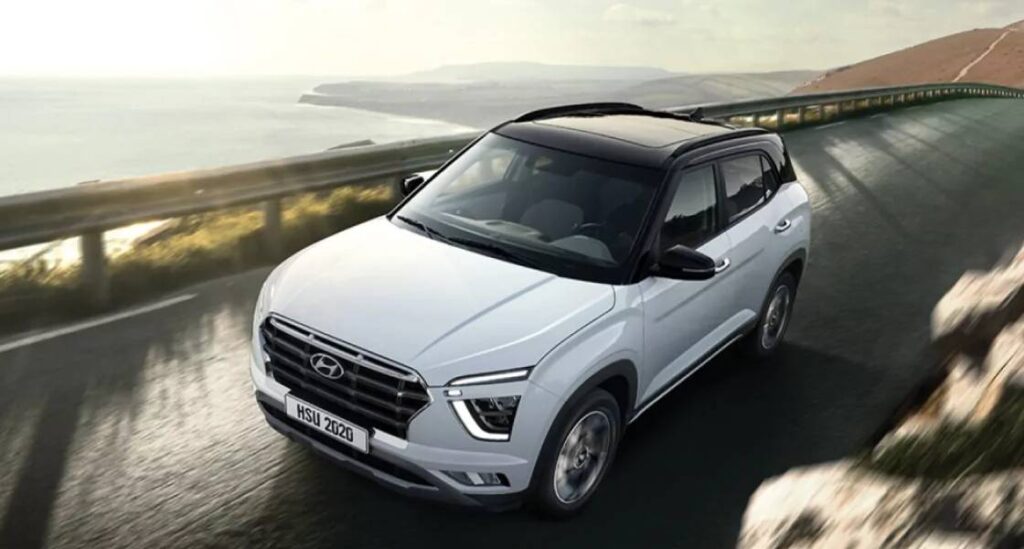 auto SUV Creta en carretera