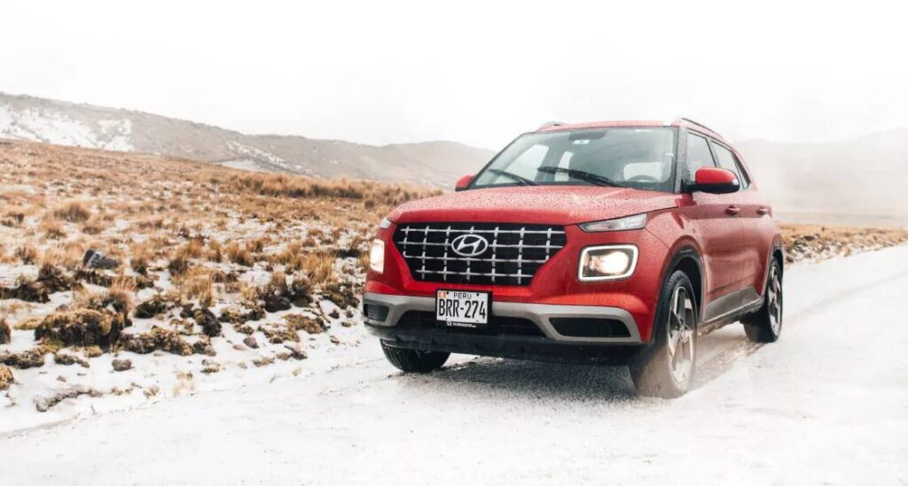 SUV Hyundai en nieve