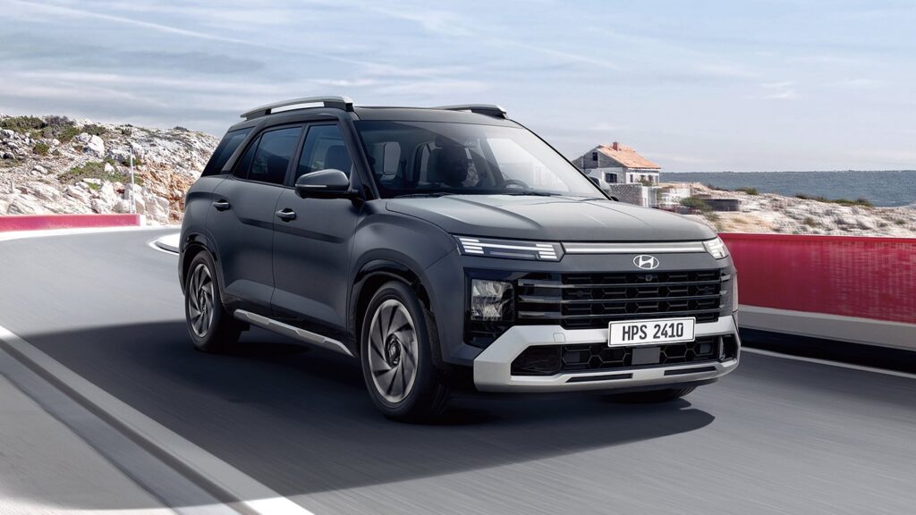 Camioneta New Creta de Hyundai en autopista cerca al mar